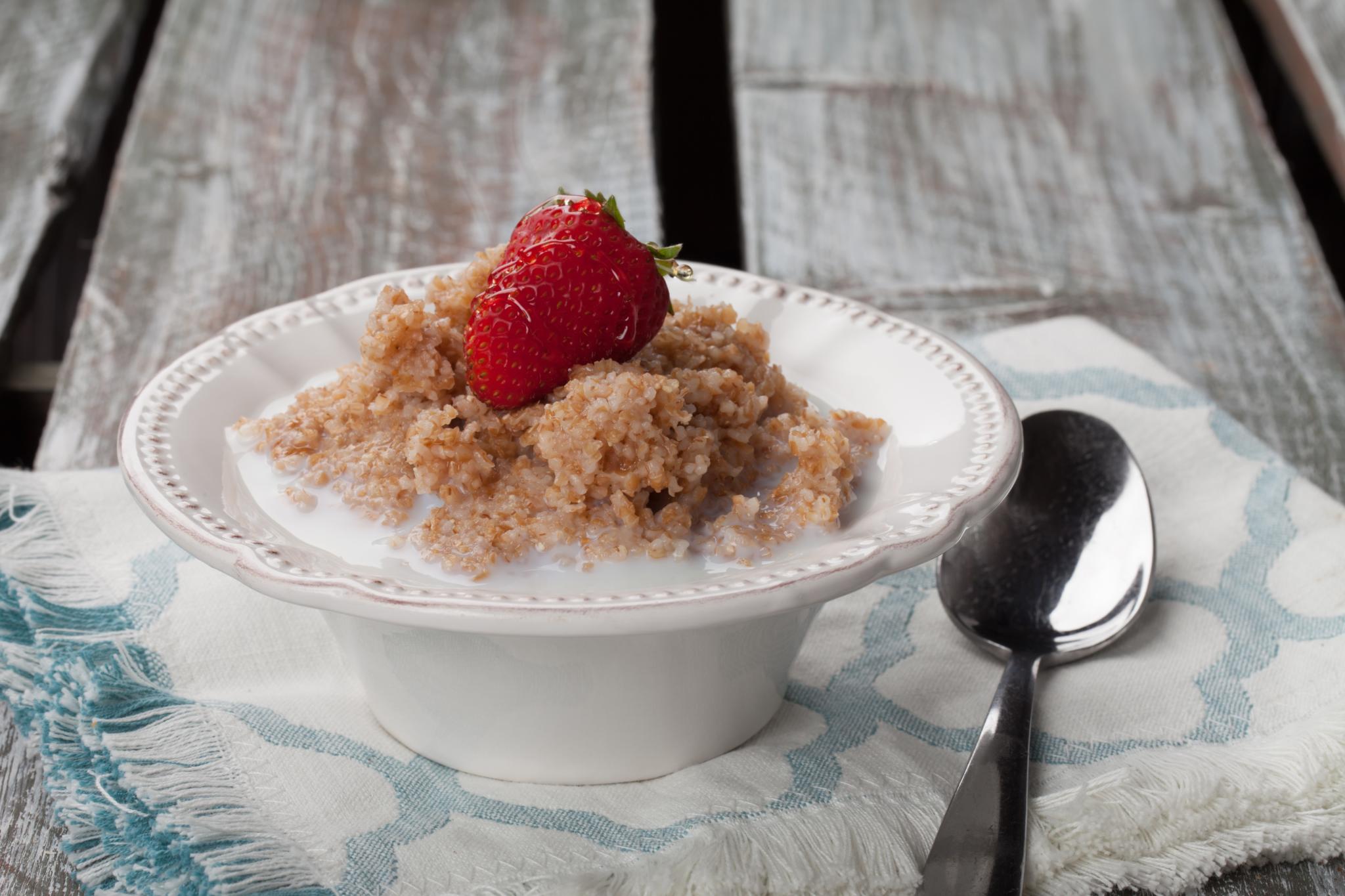 Bulgur Bowl with Strawberries and Walnuts Kidney Kitchen